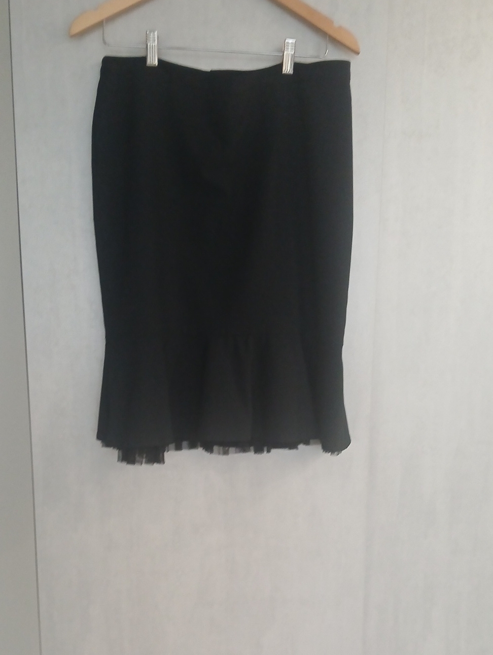 H&M Black Pencil Skirt with Fluted Hem